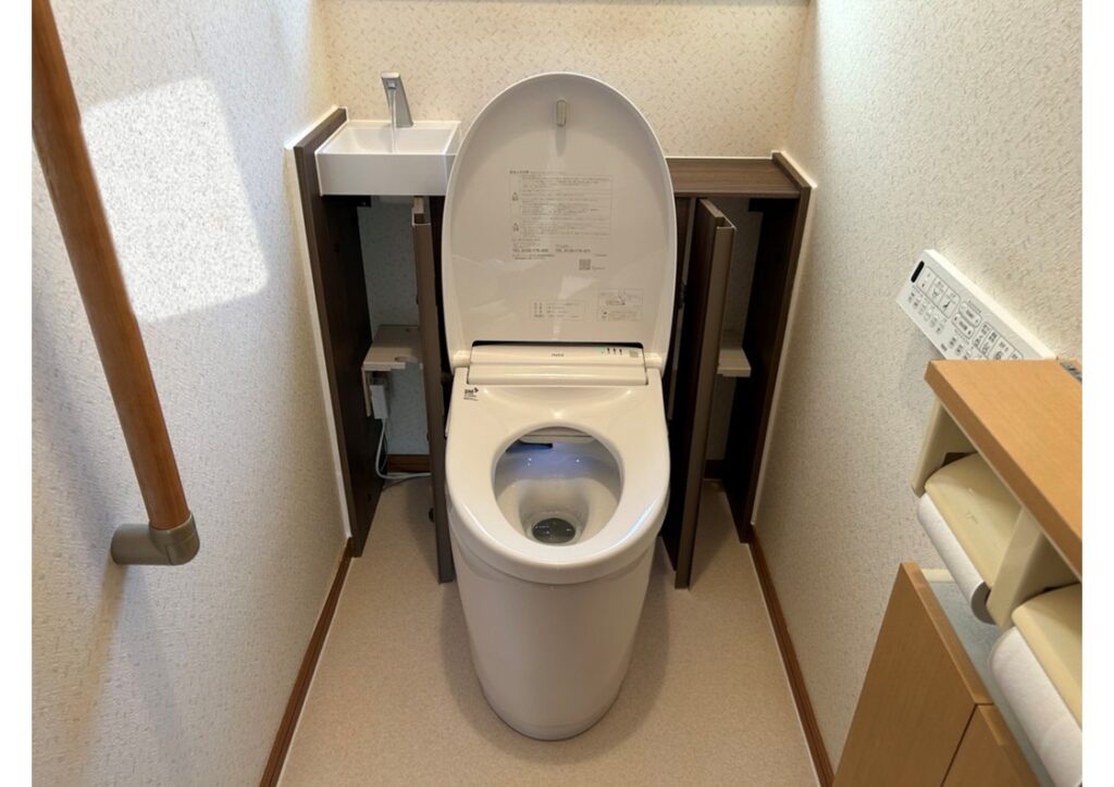 Jフィット背面収納トイレで見た目もスッキリ！！