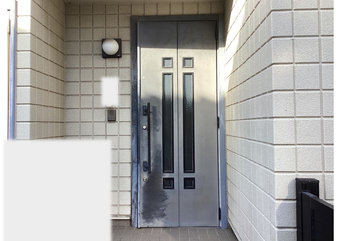 長年にわたってお使いになってこられた玄関ドアが、リシェント玄関ドアで新しく生まれ変わりました。