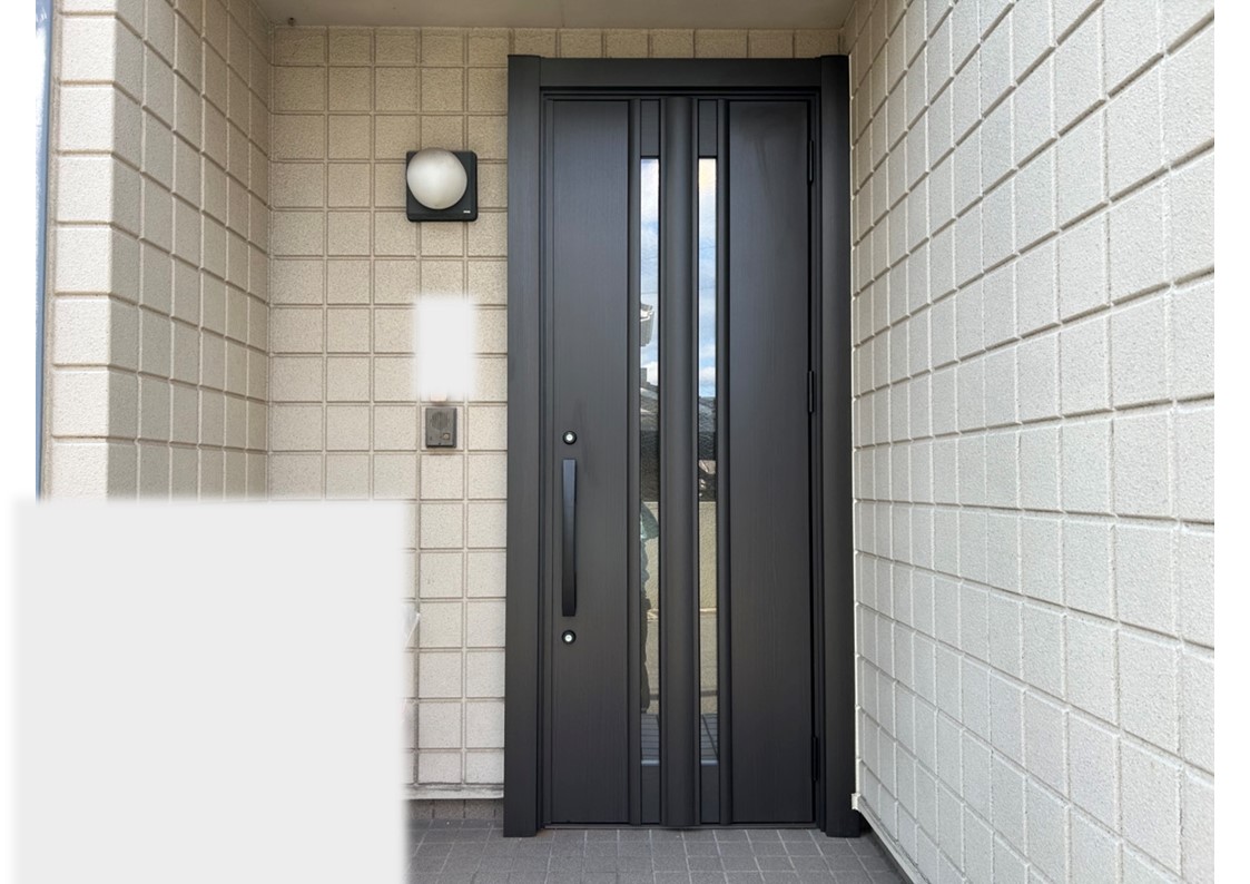 長年にわたってお使いになってこられた玄関ドアが、リシェント玄関ドアで新しく生まれ変わりました。